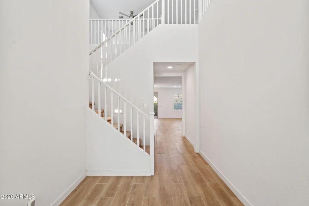 Real Estate Picture 3