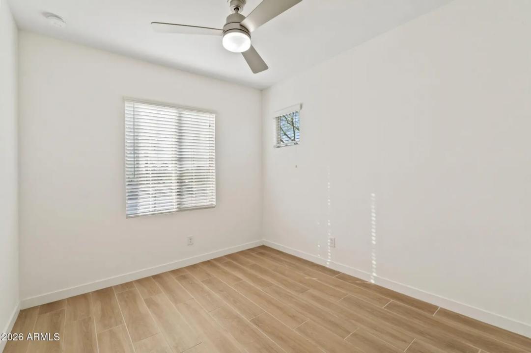 Real Estate Picture 5