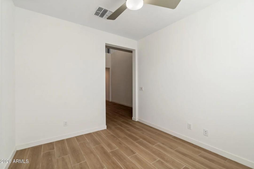 Real Estate Picture 6