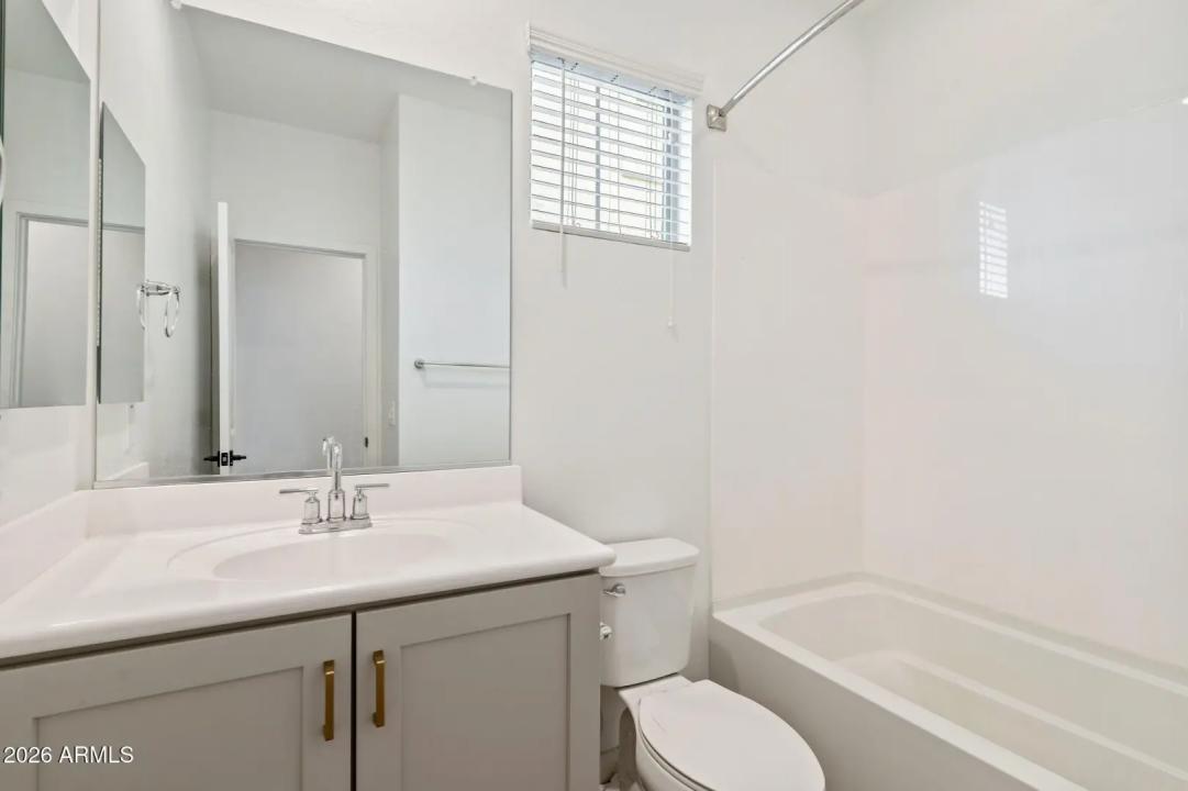 Real Estate Picture 15