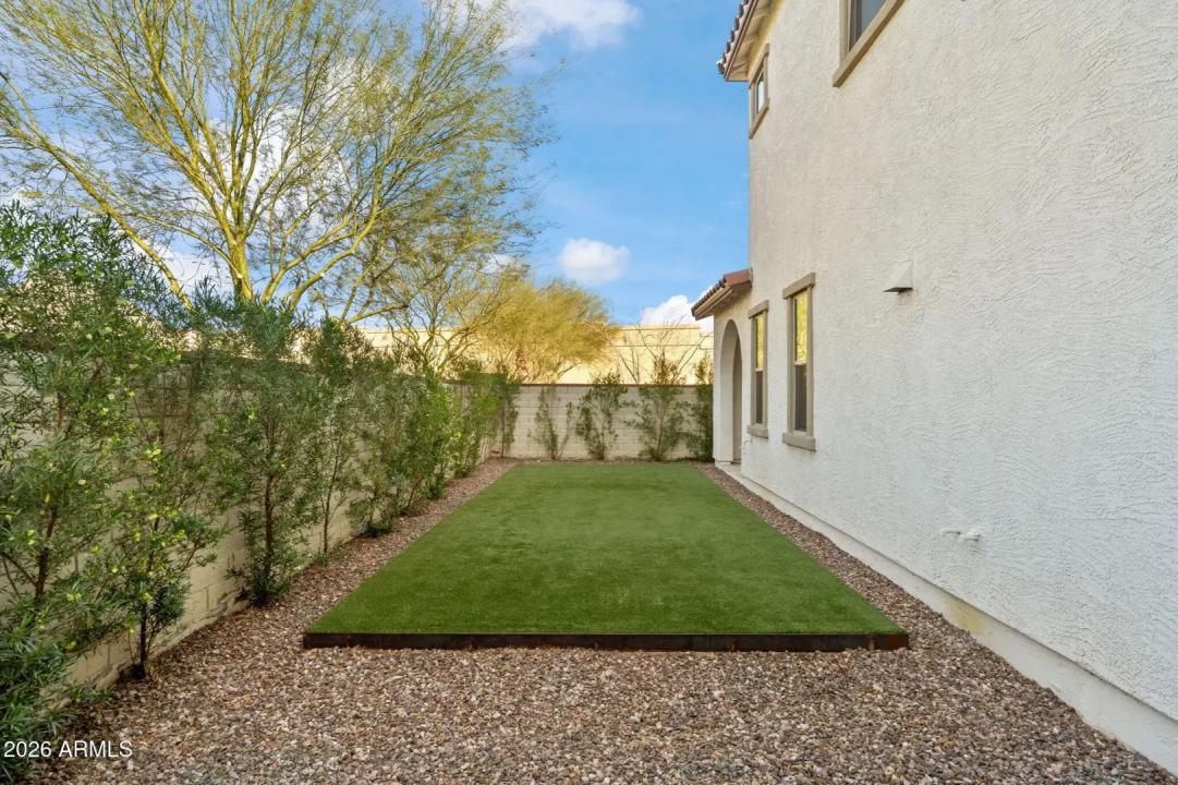 Real Estate Picture 50