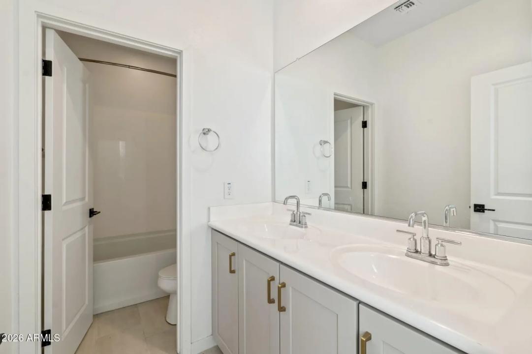 Real Estate Picture 29