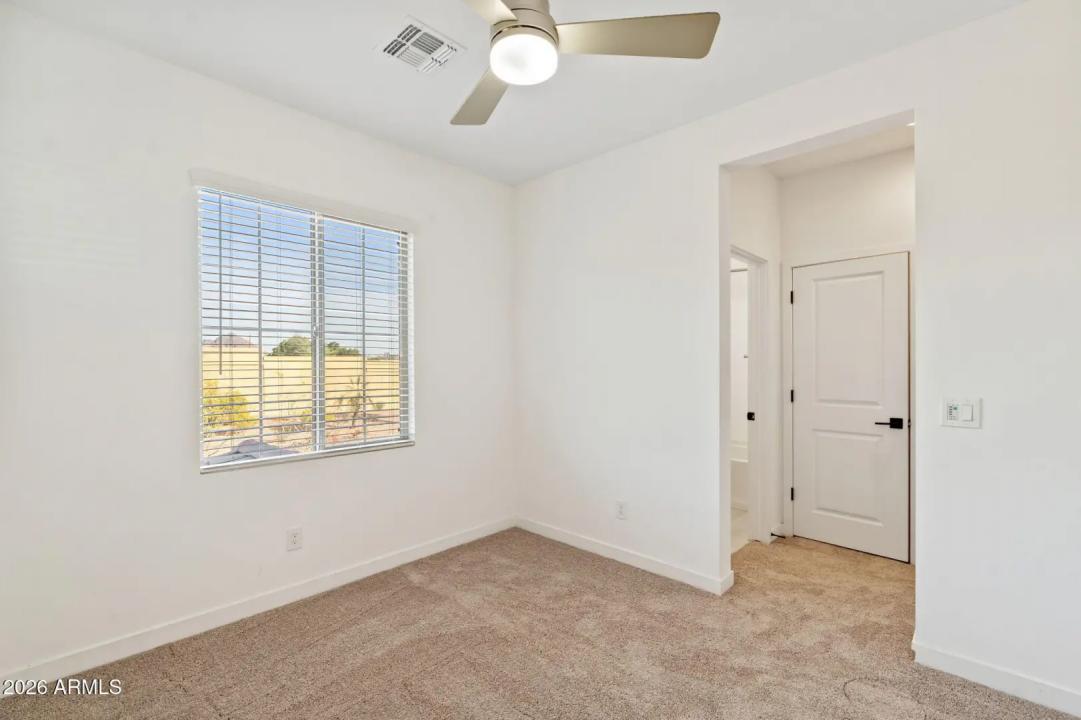 Real Estate Picture 37