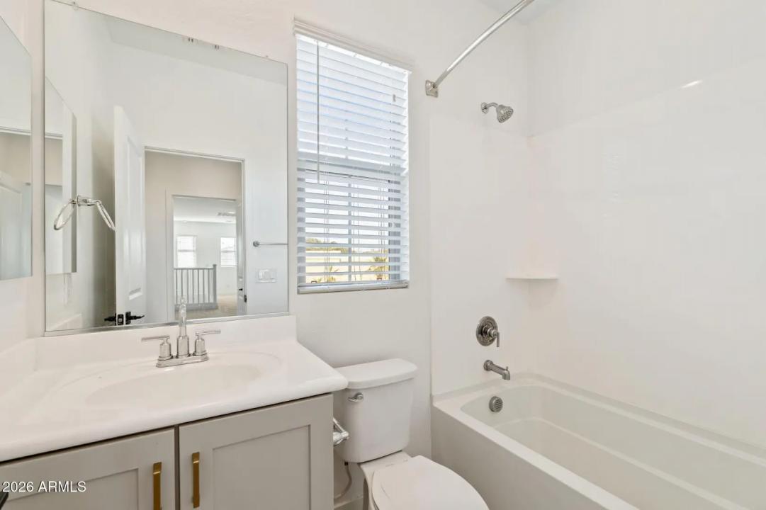 Real Estate Picture 38