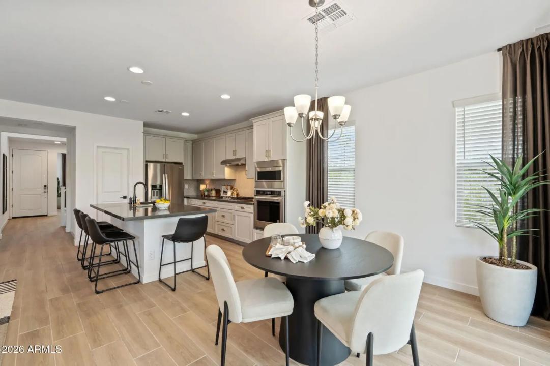 Real Estate Picture 13