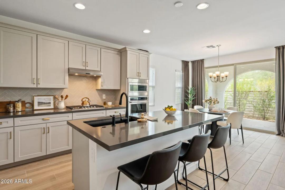 Real Estate Picture 10