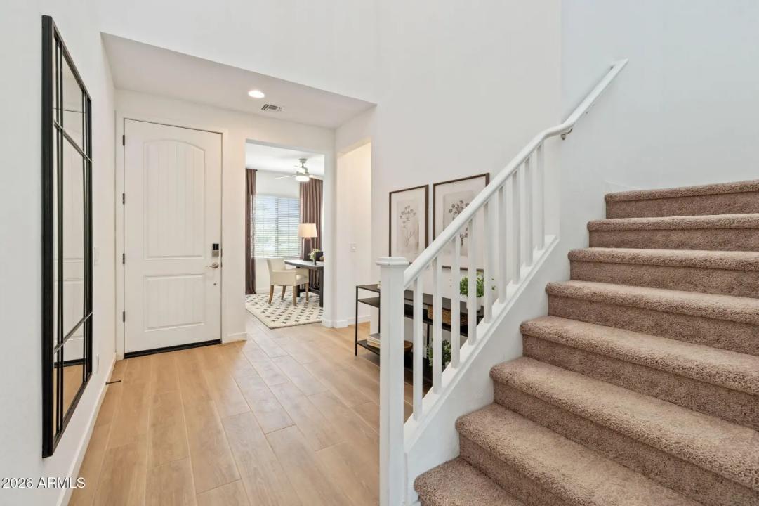 Real Estate Picture 4