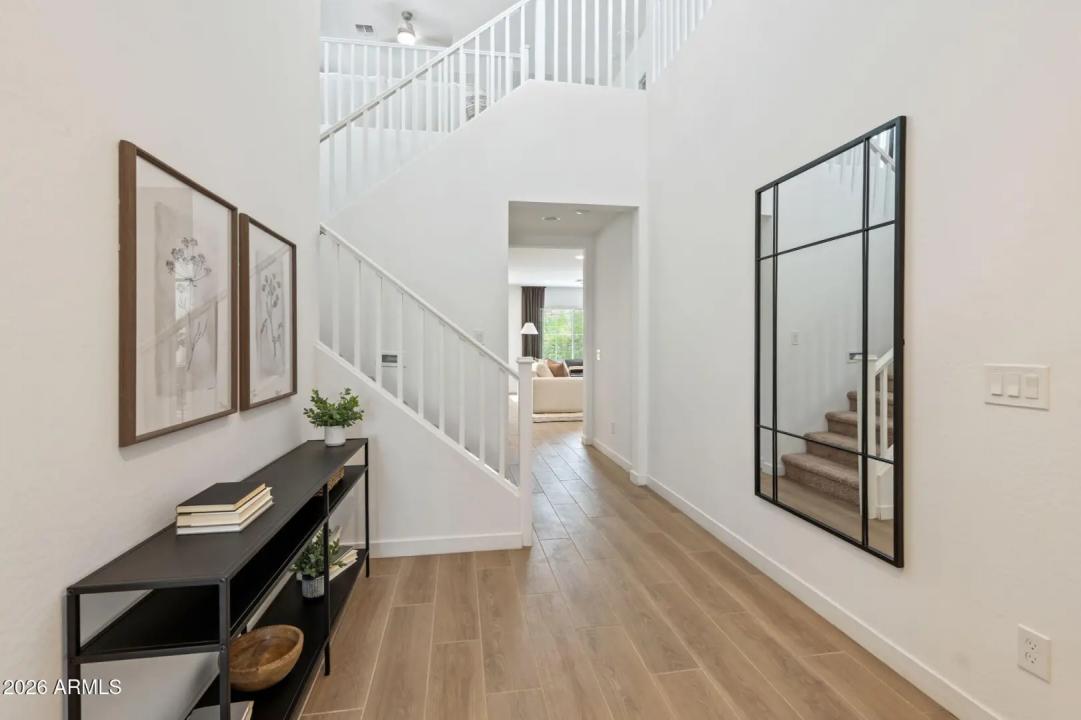 Real Estate Picture 3
