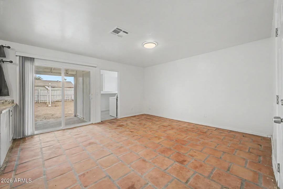 Real Estate Picture 7