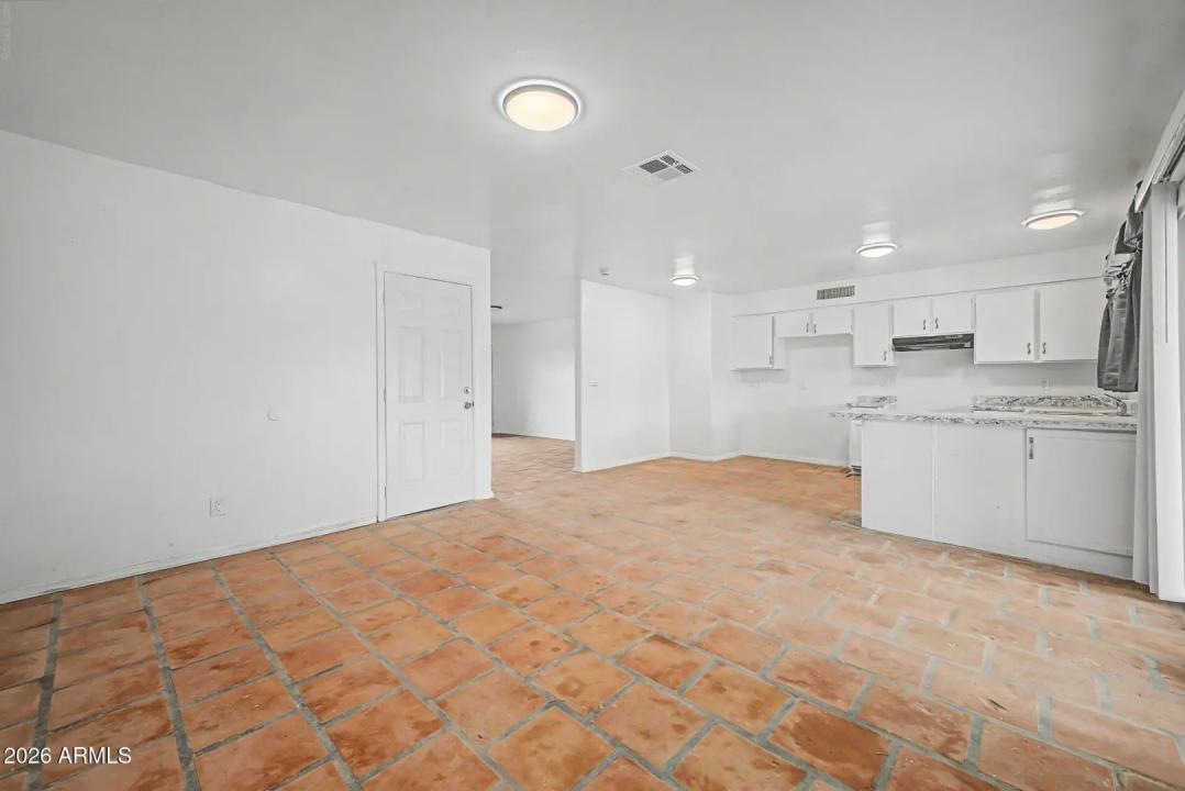 Real Estate Picture 8