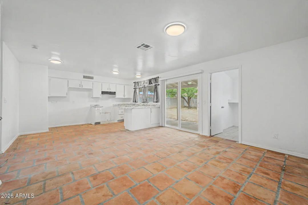 Real Estate Picture 9