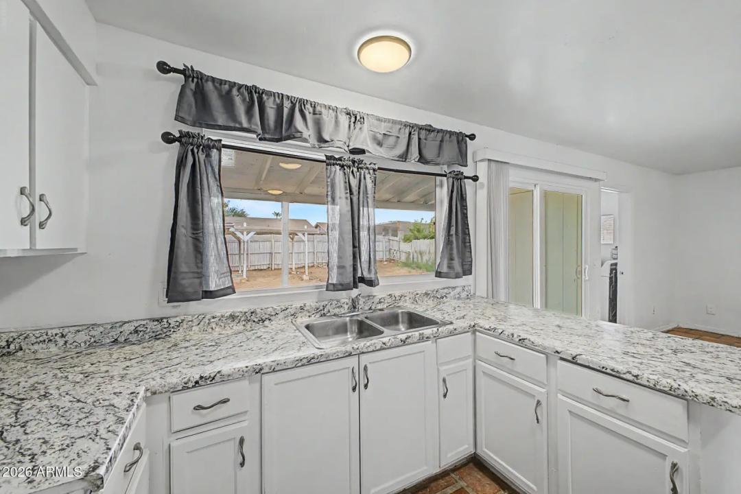 Real Estate Picture 10