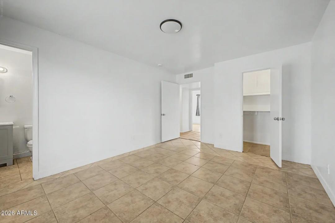 Real Estate Picture 12