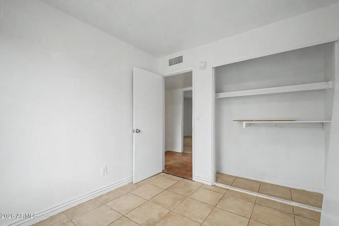 Real Estate Picture 14