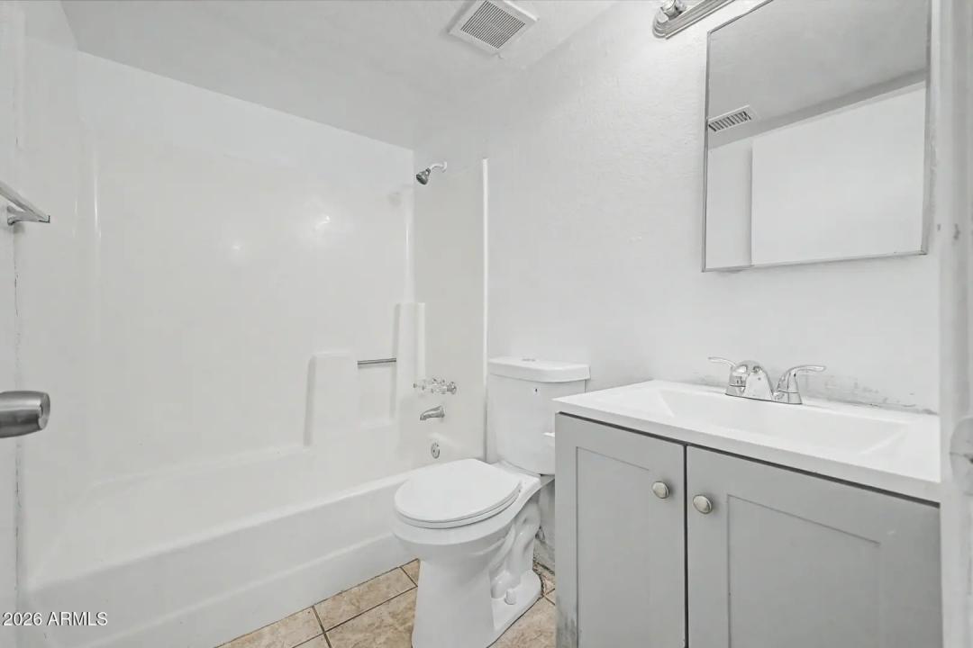Real Estate Picture 15
