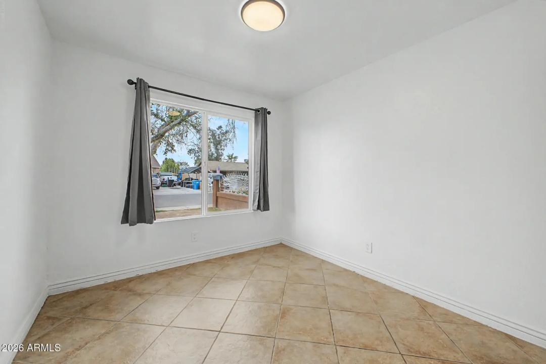 Real Estate Picture 16