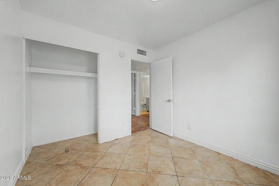 Real Estate Picture 17