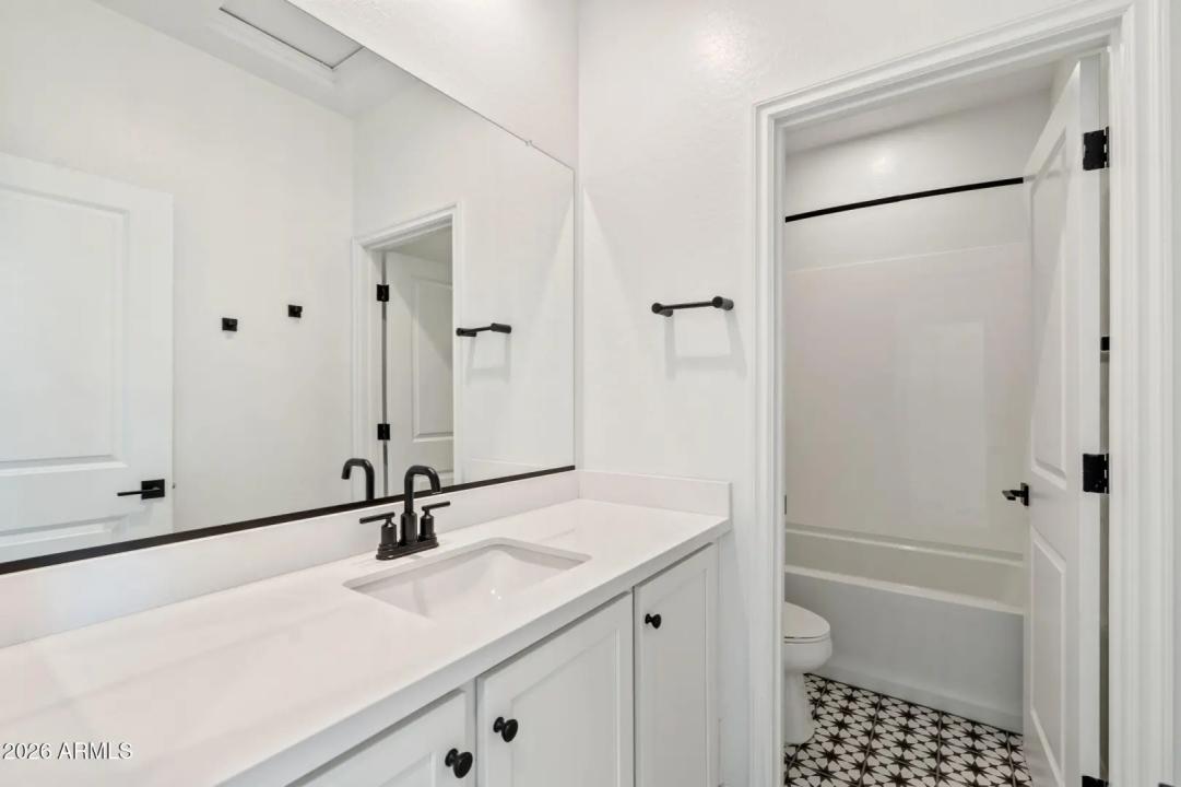 Real Estate Picture 21