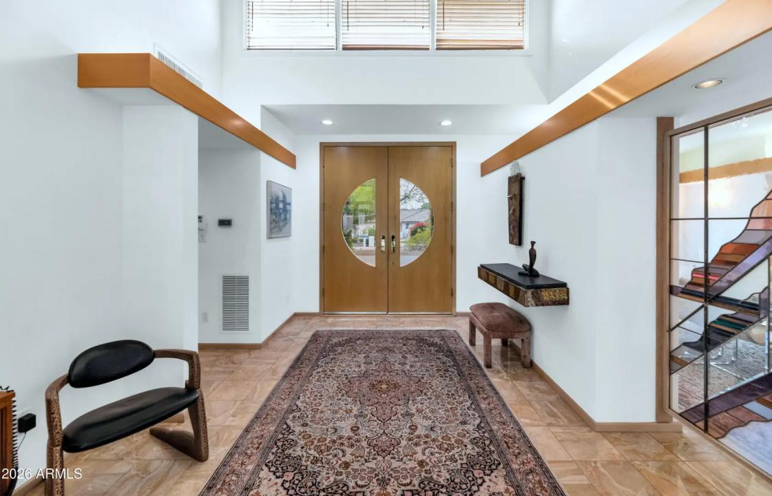 Real Estate Picture 3