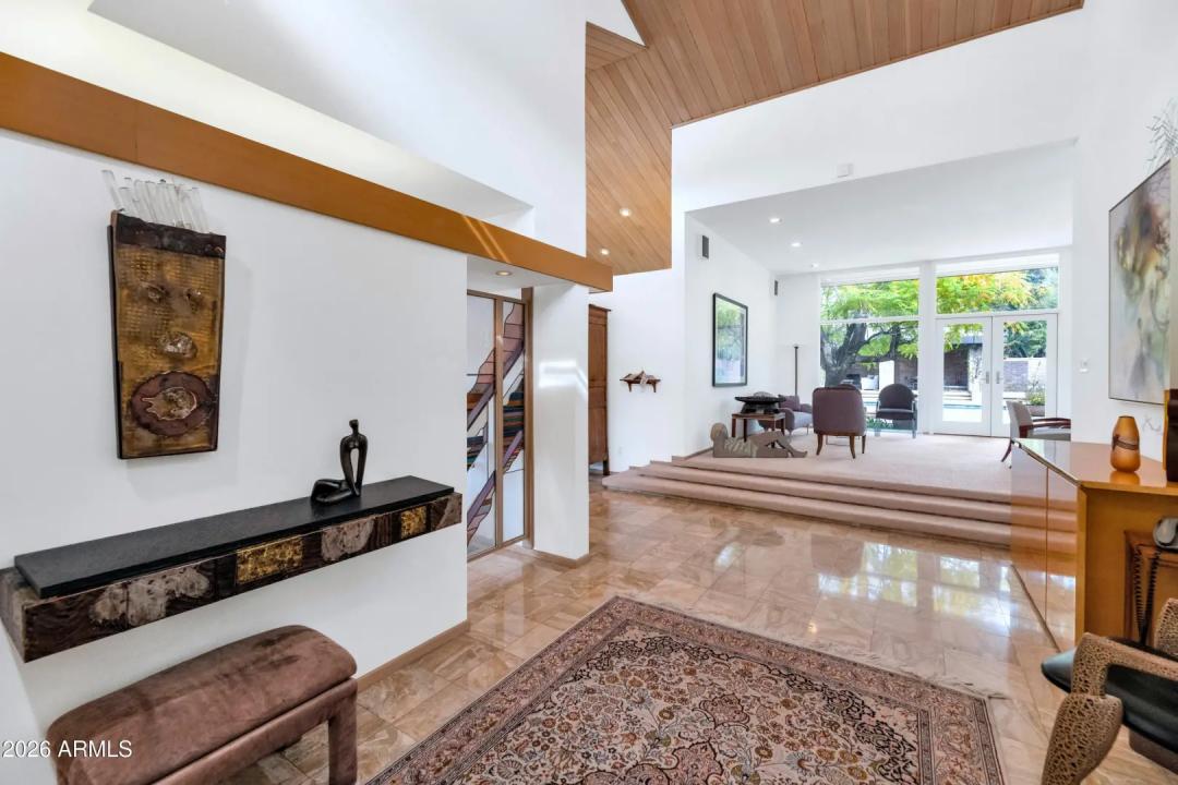 Real Estate Picture 4