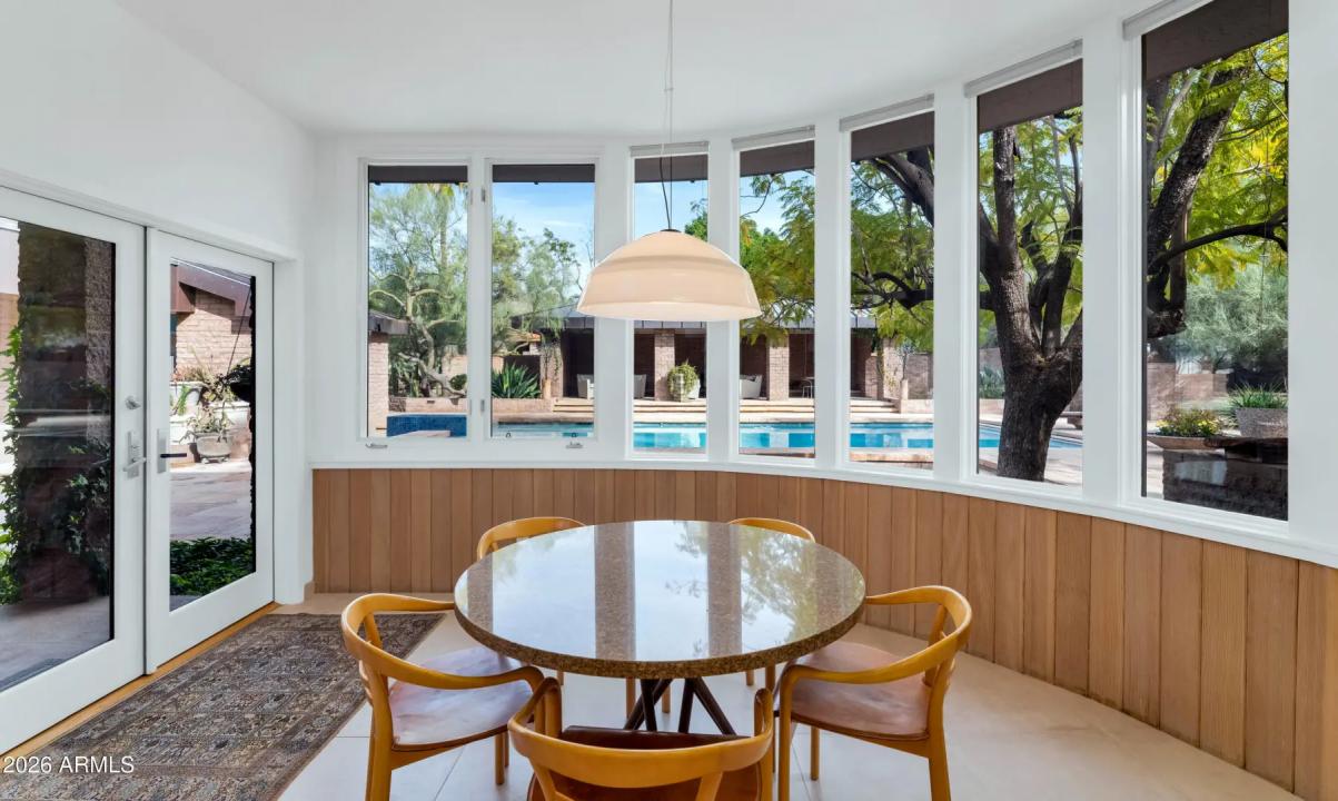 Real Estate Picture 14