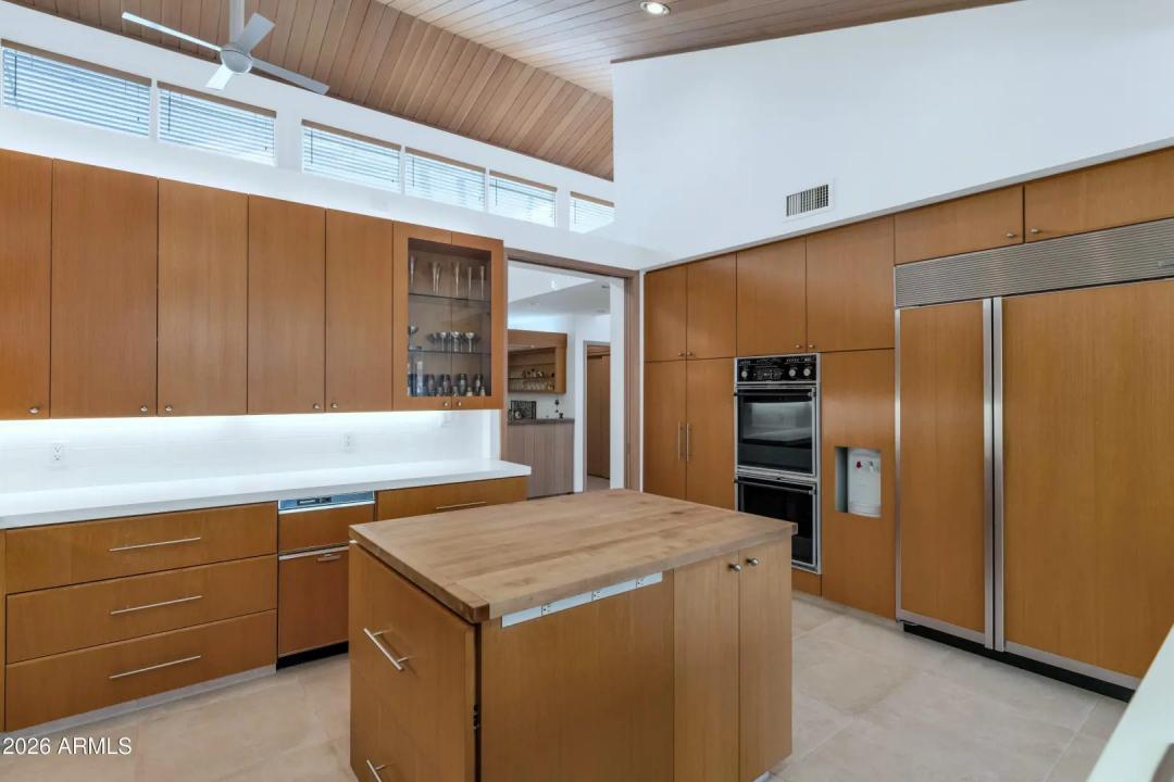 Real Estate Picture 12