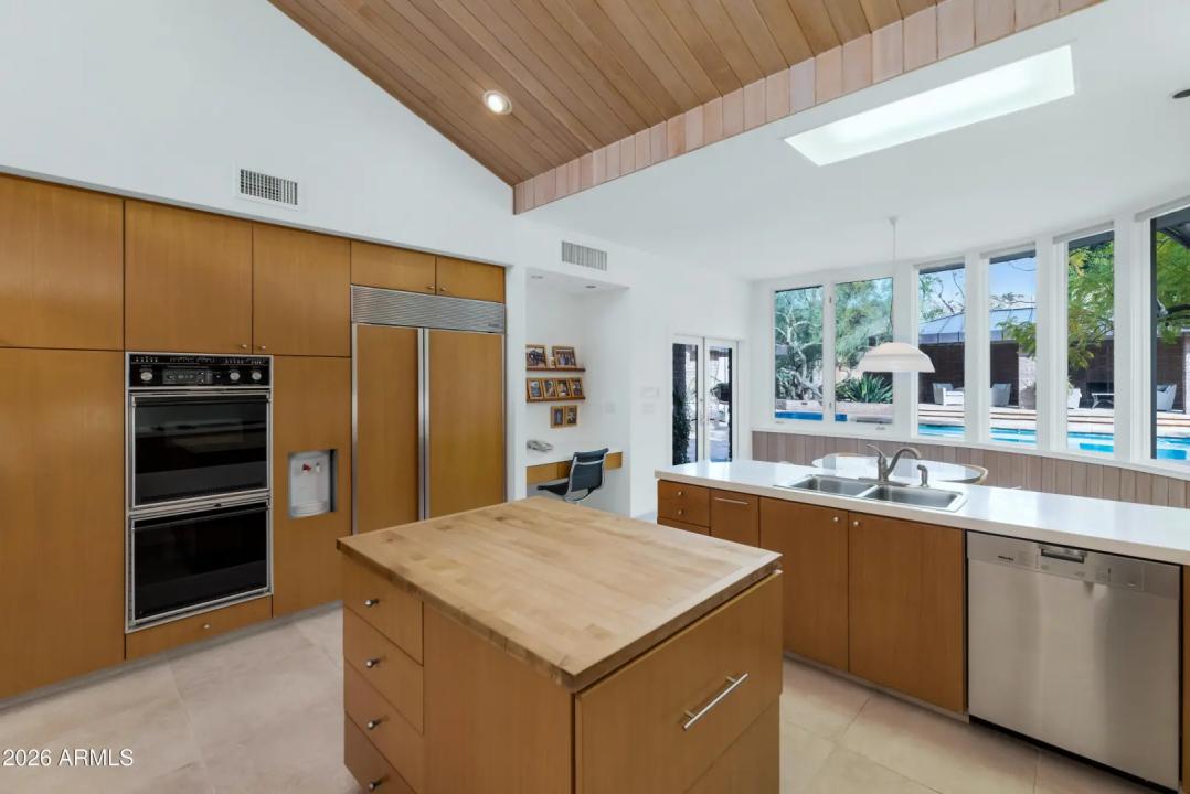 Real Estate Picture 13