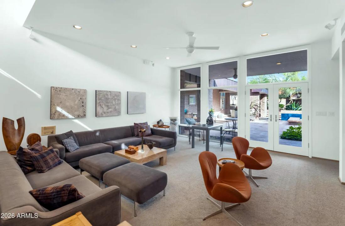 Real Estate Picture 16