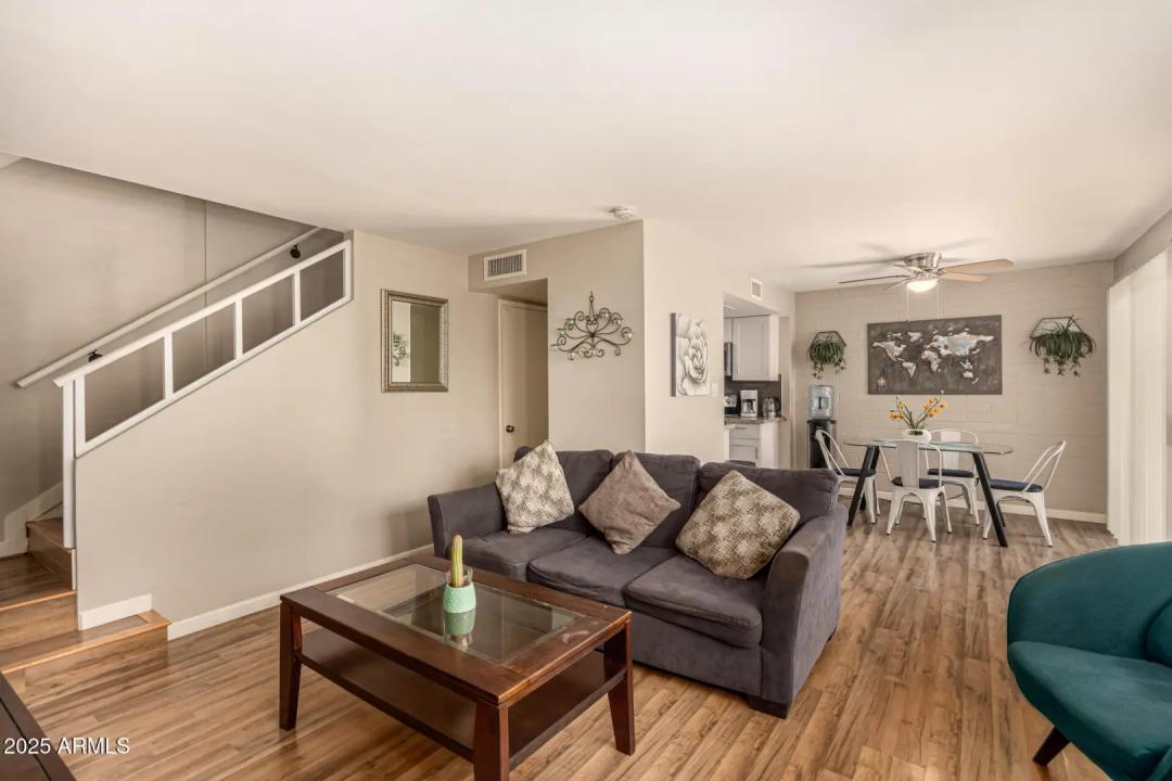 Real Estate Picture 5