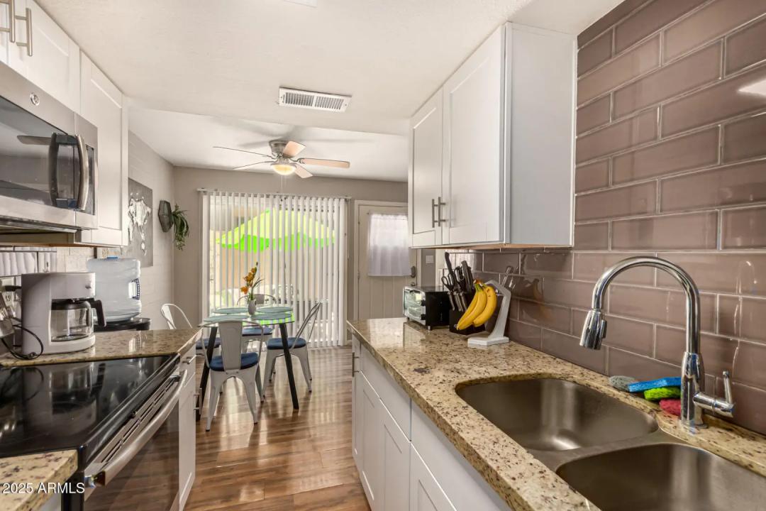 Real Estate Picture 7