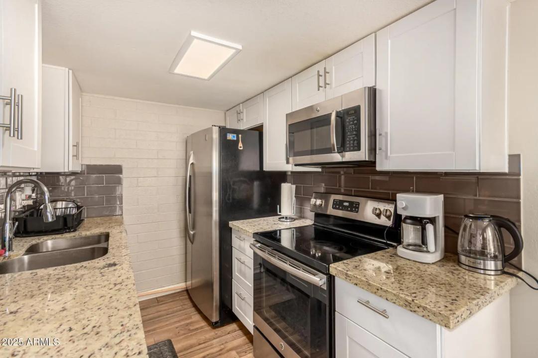 Real Estate Picture 8