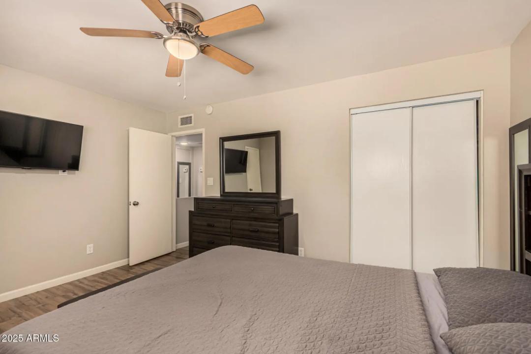 Real Estate Picture 14