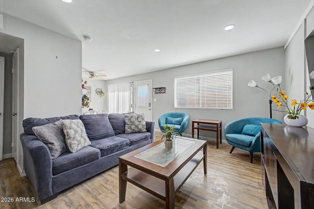 Real Estate Picture 6