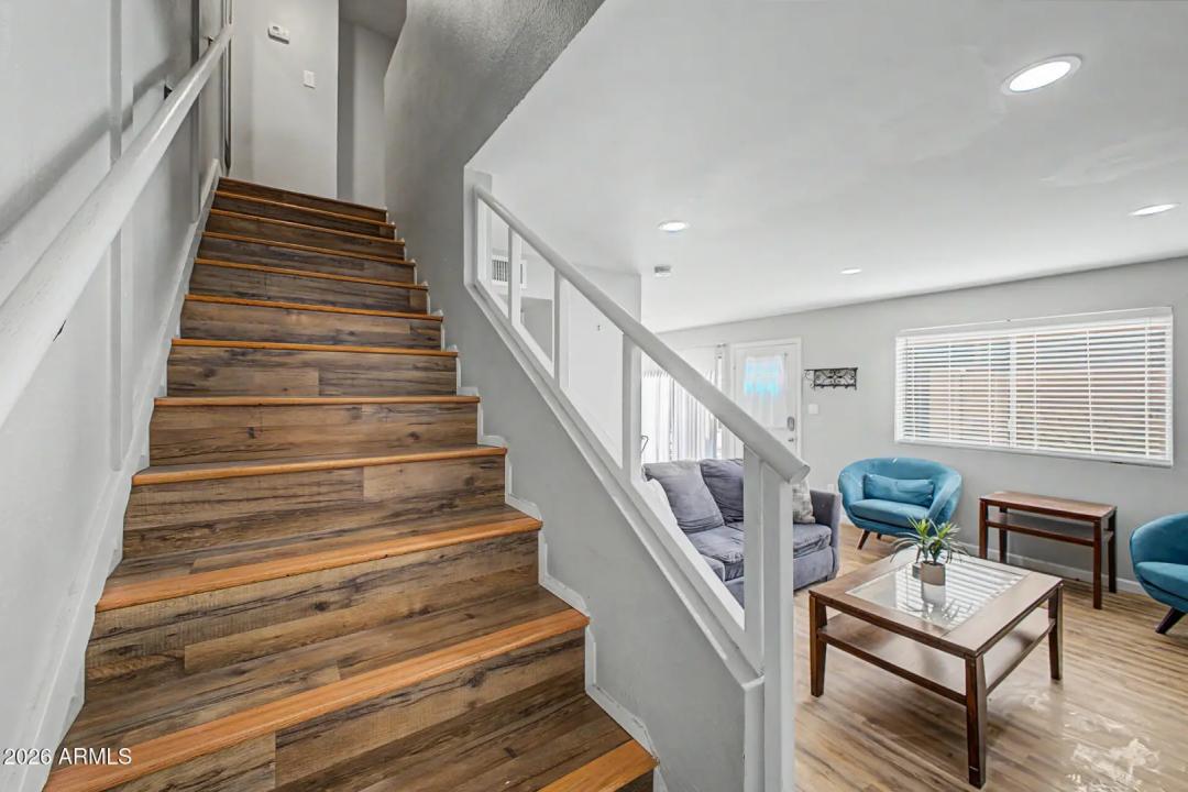 Real Estate Picture 16