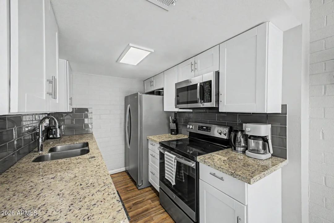 Real Estate Picture 13