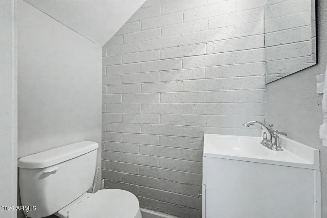 Real Estate Picture 15