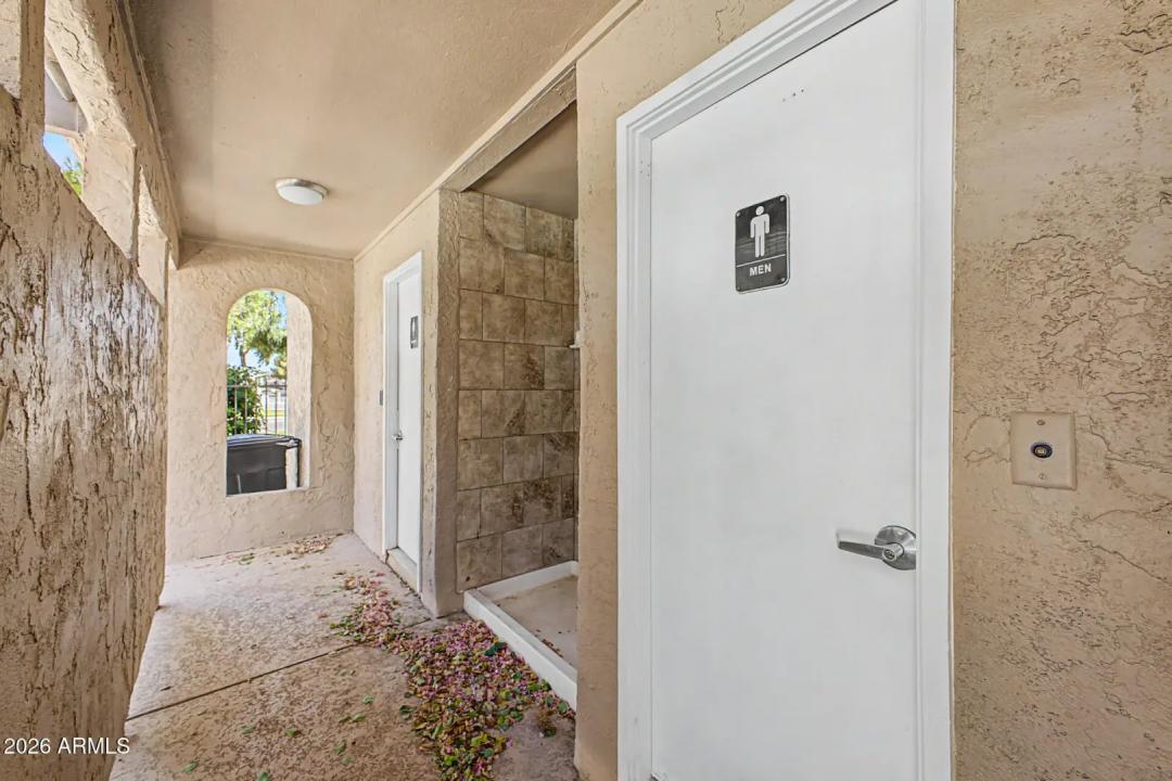 Real Estate Picture 30