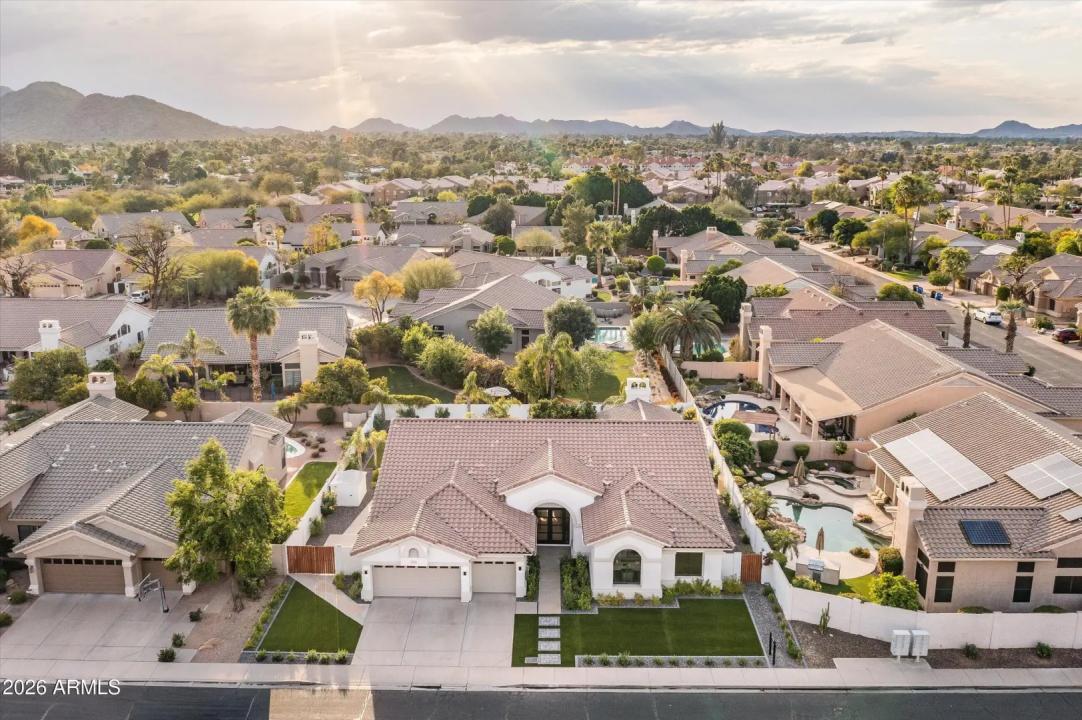 Real Estate Picture 11