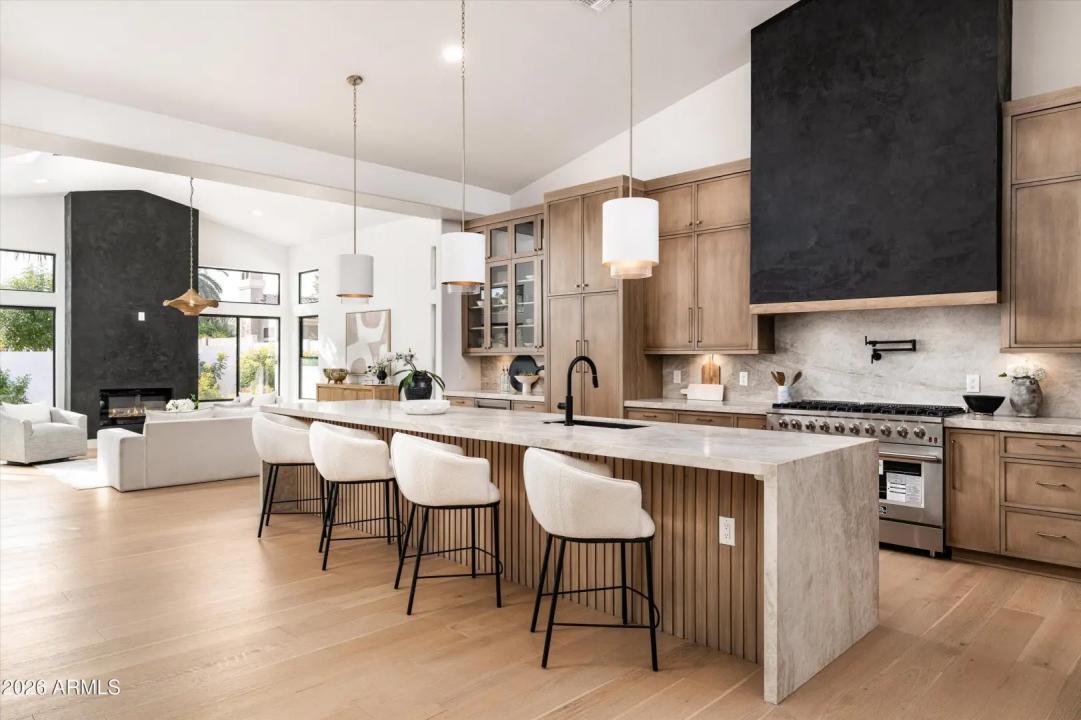 Real Estate Picture 17