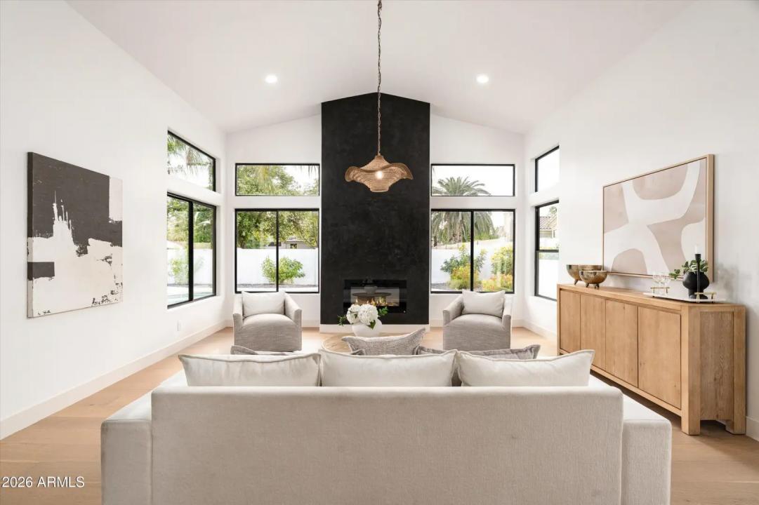 Real Estate Picture 22