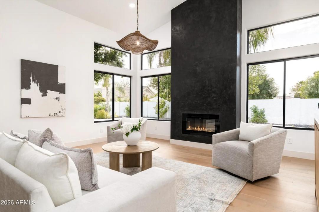 Real Estate Picture 23