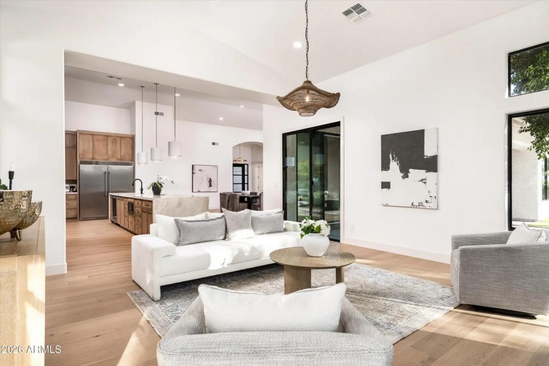 Real Estate Picture 24