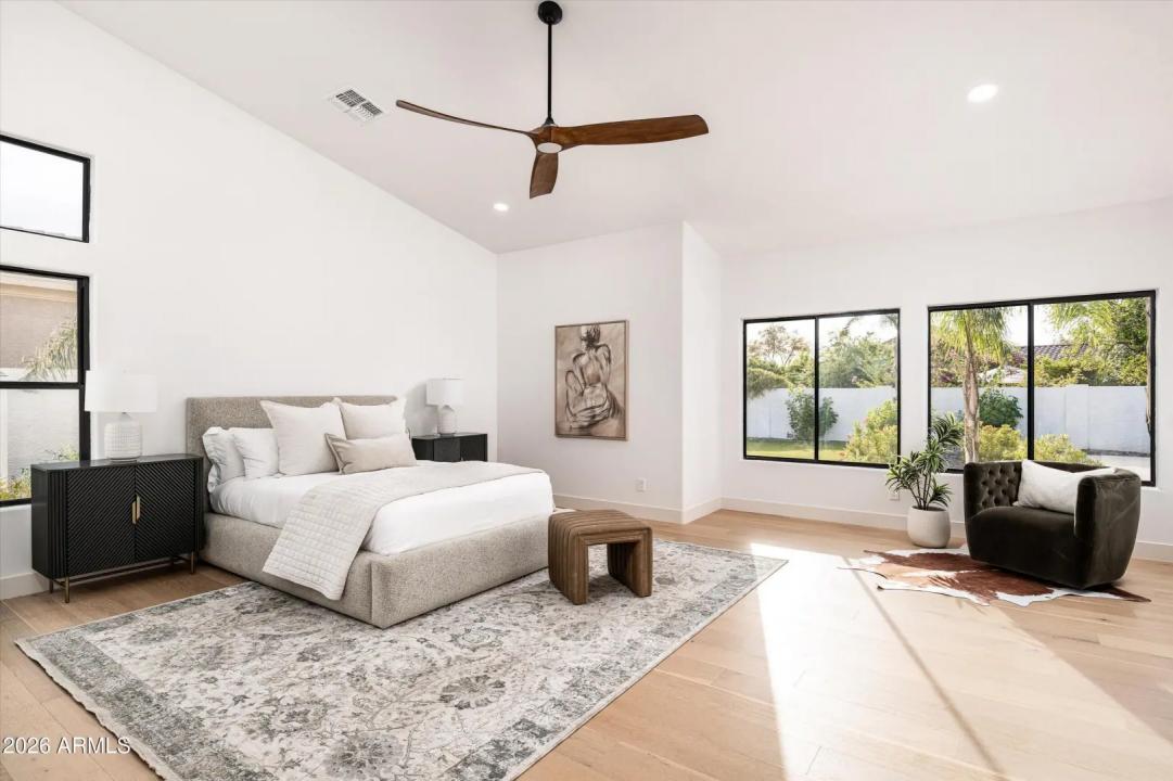 Real Estate Picture 25