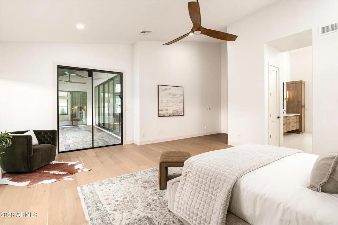 Real Estate Picture 27