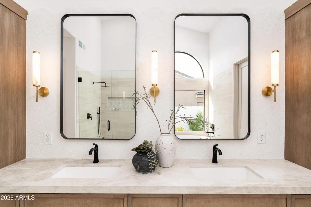 Real Estate Picture 32