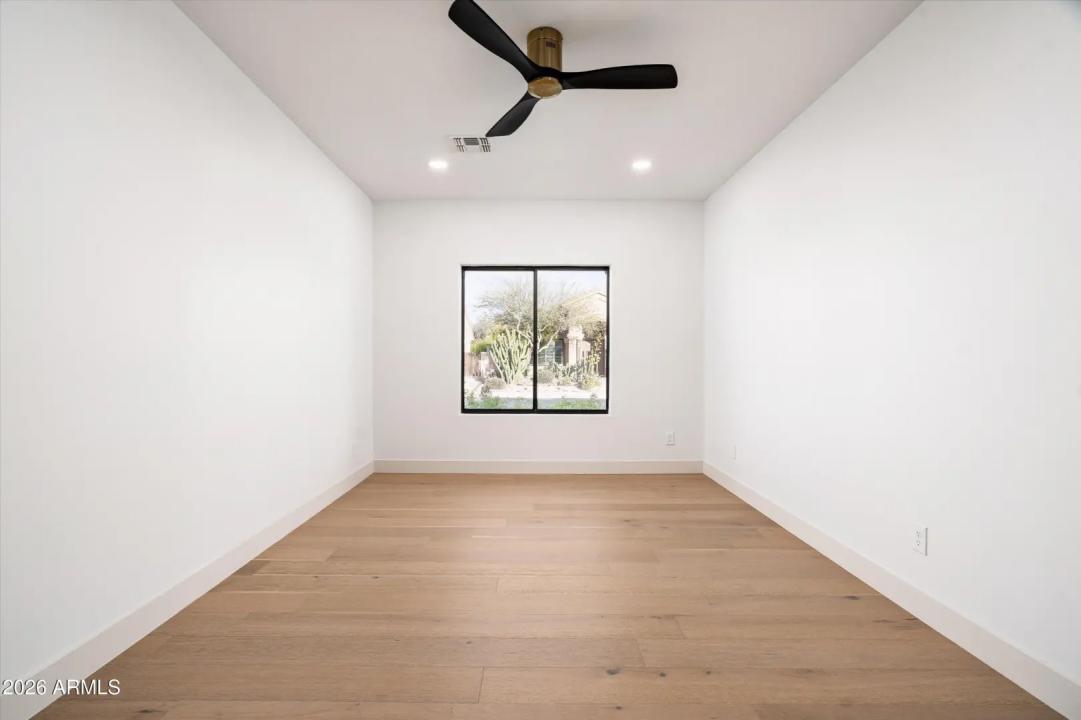 Real Estate Picture 34