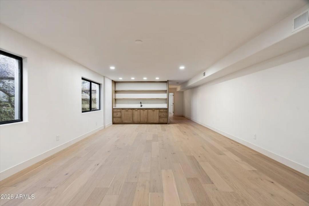 Real Estate Picture 37