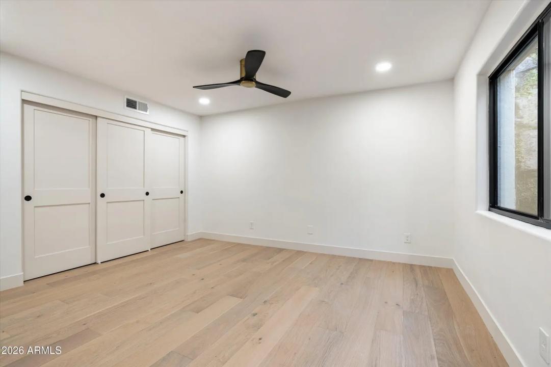Real Estate Picture 38