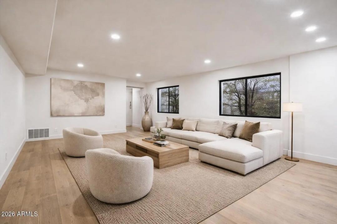 Real Estate Picture 28