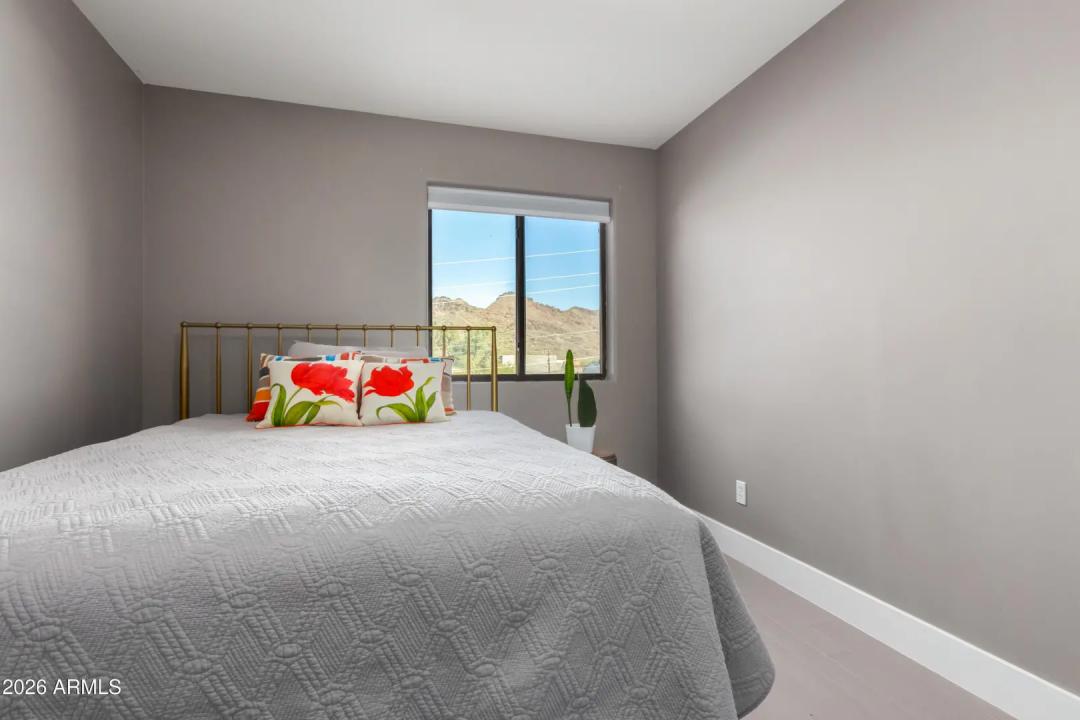 Real Estate Picture 22